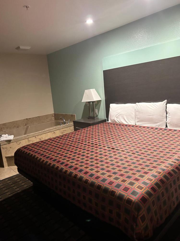 King Room with Spa Bath interior